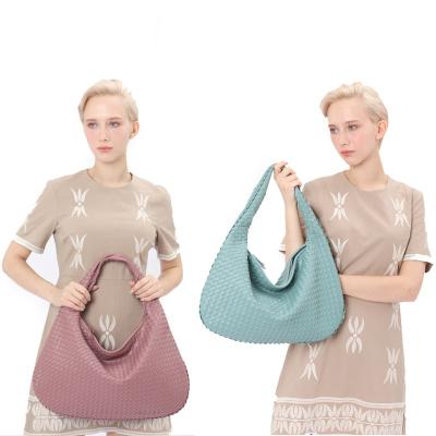 China Daily/Shopping/Fashion Stylish Braiding Shoulder Bags 2023 Popular Trends Women Woven Handbags Fashion Soft Vegan Leather Hand - Woven Hobo Bags for sale