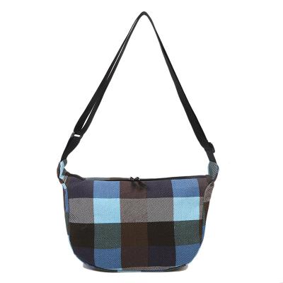 China Fashion women bag 2021 new autumn Korean cross - body bag polyester grid dumpling casual lightweight single bag for sale