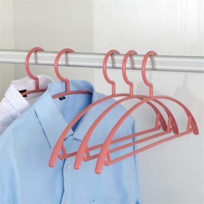 China Good Quality Space Saving Simple Design Clothing Hanger Wardrobe Organizer Plastic Coat Suit Hanger for sale