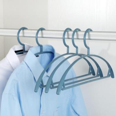 China Factory Space Saving Durable Plastic Traceless Shoulder Coat Hanger Suit Scarf Hangers for sale