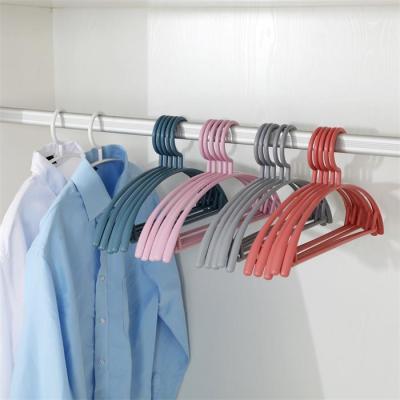 China 2022 Hot Sales Amazon Space Saving Coat Hanger Rack Plastic Hangers For Cloths for sale