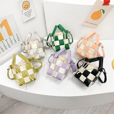 China Fashoion Woven Bag Mini Bags For Women Girls Chic Drawstring Bucket Handbag Fashion Clips Kids Handbags for sale