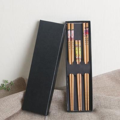 China Sustainable Japanese Natural Bamboo Chopstick Set Style Reusable Classic Chopsticks 4 Pairs Gift Set for sale