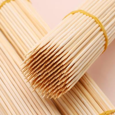 China Easily Cleaned Biodegradable Round Kebab Barbecue Grill Bamboo Sticks Bamboo Skewers With Craft And Part for sale