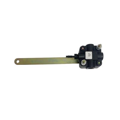China Daewoo Bus 52321-Q190 52321-Q242 Size Leveling Valve For Daewoo Bus Auto Part for sale