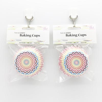 China 50 Pcs Disposable/Leakproof Paper Cake Baking Cups Cupcake Bun Decoration Bags for sale