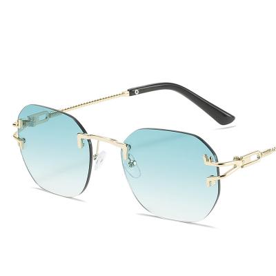 China fashion sunglasses shape sunglasses newest 2021 gafas de sol fashion custom women occhiali DA unique metal shades sunglasses for sale