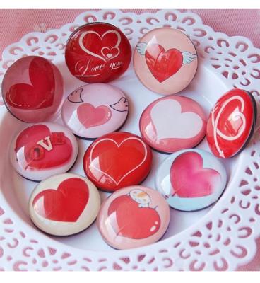 China Custom 3d Shape Glass Heart Magnetic Fridge Magnet For Fridge Stickers for sale