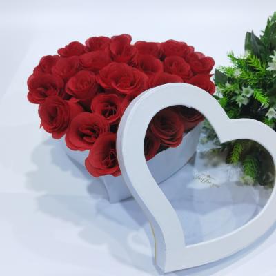 China Recyclable Lover's Gift Custom Logo Hat Boxes Heart Shape Flower Gift Box for sale