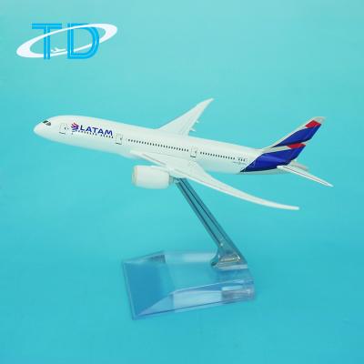 China Gift B787-9 LATAM 16cm Business 2019 Metal Sirplane Models for sale