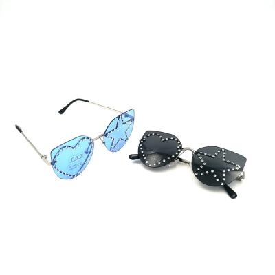 China 2023 New Arrival Small Girls Metal Designer Rimless Sunglasses Kids Star Pentagon Stones Diamond Sun Glasses Wholesale Heart Rimless for sale