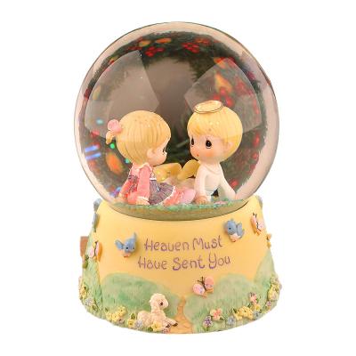 China Europe Souvenirs Wholesale Custom Creative Resin Sky Must Have Sent You Snow Globe Presents Gifts Music Box for sale