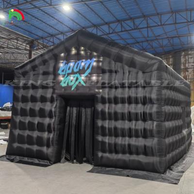 China Draagbare grote feesttent huis zwart led licht disco bar opblaasbare kubus tent Te koop