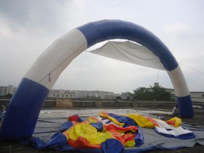 China Arco inflable del color azul y blanco para la venta/el alquiler inflable del arco en venta