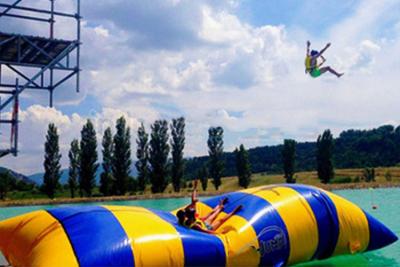 China almohada de salto inflable del PVC de 0.9m m para los parques al aire libre del agua en venta