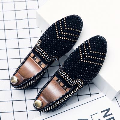 China Anti-Smell Men Leather Trim Shoes With Diamond Standard Size Point Toe Occasion Men's Formal Elegant Loafers Shoes for sale