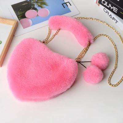 China Beautiful Plush Heart Purse Handbag Faux Fur Ladies Waterproof Winter High Quality Chain Purse for sale