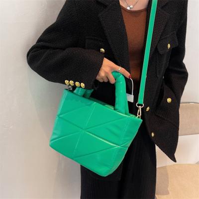 China Other wholesale handbags for women designer tote bag fashion rhombus luxury women's handbags 2021 new shoulder messenger bag for sale