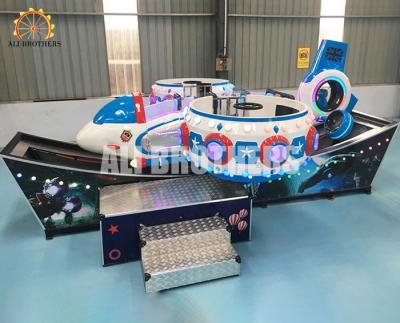 China 360 drehender Kinderflugauto-Fahrfreizeitpark-Raum-Entwurf 2,5 Kilowatt Energie- zu verkaufen