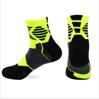 China Breathable Most Popular Cheap Sports Colored Professional Basketball Socks for sale