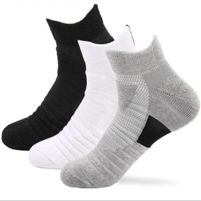 China Breathable Cushion Professional Running Men's Ankle Socks Outdoor Sports Custom Compression Sports Socks for sale