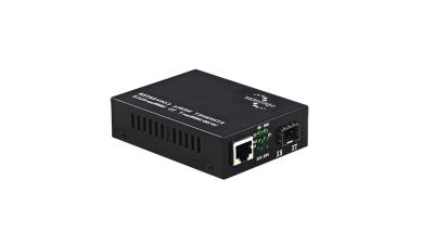 中国 RJ45100m 100M/1000Mの光ファイバ ケーブル媒体のコンバーター サポートVLAN/VoIP /QoSの包み 販売のため