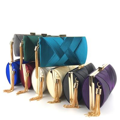 China Vintage Factory Direct Sales Hengmei Bridal Evening Clutch Bag Fashion Satin Tassel Border Dress Evening Clutch Bag for sale