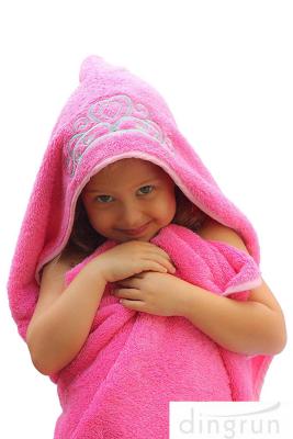 中国 OEM Welcome Durable Hooded Poncho Beach Towels Skin Friendly Soft 販売のため