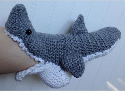 China Sustainable Crochet Shark Socks Warm Slipper Indoor Socks Crochet Shark Slippers for sale