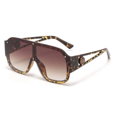 China Fashion Sunglasses 2021 New Big Frame Border Sunglasses Shape Square Rivet One Piece Windproof Sunglasses for sale