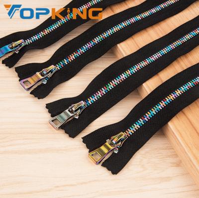 China Durable High Polished EU Standard Pass Screens #5 Corn Prongs Metal Plugged Zipper With Colorful Rainbow Hanging Plating for sale