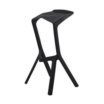 China Contemporary Wholesale Bar Chairs Modern Plastic Stools Kitchen Island Chairs Plastic Umpire Chair for sale