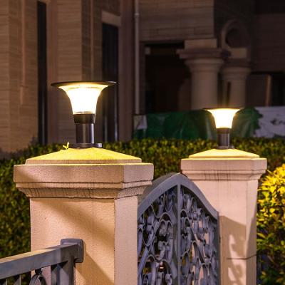 Κίνα Remote control warm white waterproof outdoor ip55 led solar garden pillar light προς πώληση