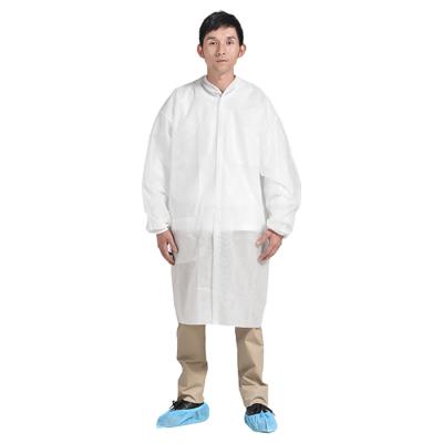 China Multiple Sizes 40gsm SMS Non Woven Lab Coat Disposable Knit Collar And Cuff for sale