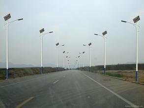 Chine 18v a intégré les lumières extérieures actionnées solaires solaires du réverbère/LED à vendre