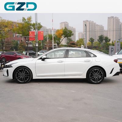 China Kia K5 Hybrid 2024 Benzinvoertuig met linker stuur Gebruikte auto Te koop