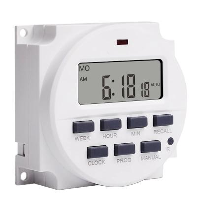 Chine Le contrôleur Automatically Cycling Voltage de temps de 7 jours a produit le commutateur programmable de la minuterie TM618 à vendre