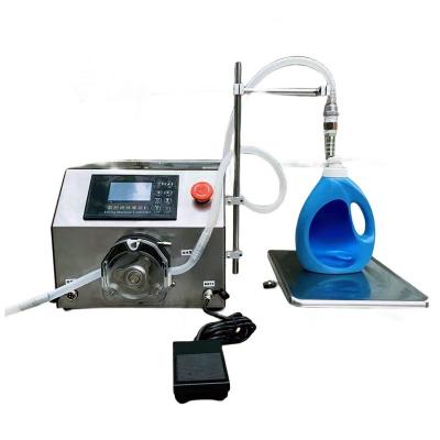 Cina 500BPH Magnetic Electric Pump Liquid Filling Machine per lavaggio a mano 220V/50HZ Vendita in vendita