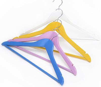 China Good Quality Modern Multicolor Simple Adjustable Hook Non Slip Wooden Coat Clothes T-shirt Hanger for sale