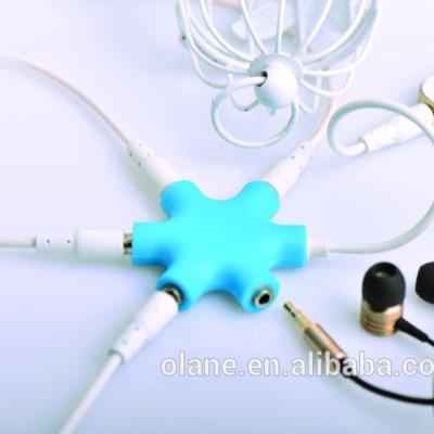 China Ear Hook Multiple 3.5mm Jacks Headphone Splitter Stereo Audio Adapter Customized Logo for sale