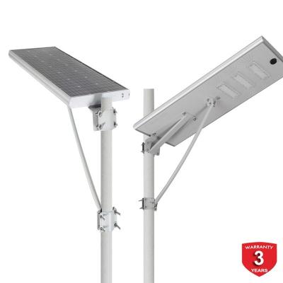 China Bright Pir Sensor Solar Powered Led Street Lights Plaza Lamp 130-140lm / W for sale