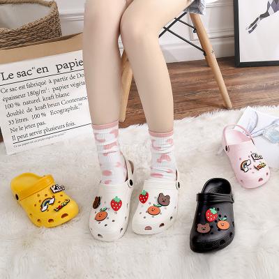 China Summer Fashion Non-slip Soft Bottom Breathable Cartoon Sandals And Slippers Lightweight Shoes Girls Cave Cartoon Sandals for sale