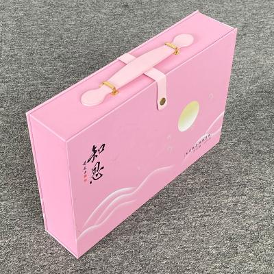 China Recycled Materials Suitcase Food And Packaging Mooncake Boxes With Leather Handle for sale