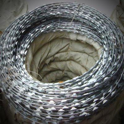 China Factory Price Anti-Corrosion Hot Dipped Galvanized Steel Razor Barbed Wire for sale