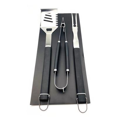 China Easily Cleaned BQ-7136 Dad Mens Christmas Birthday Present Grilling Gift Heavy Duty Plastic Stainless Steel 3-Piece Handle Grilling Set for sale