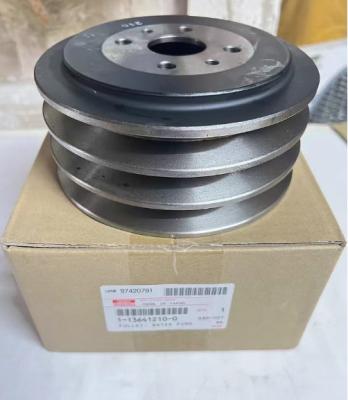 中国 Isuzu 6BG1 water pump pulley 1-13641210-0, timing cover 1-11321079-0, timing base plate , fan belt 1-13671499-0 販売のため