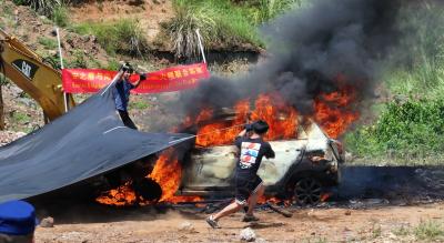 Cina Copertura antincendio per auto elettricheLa soluzione più efficiente per isolare il fuoco nei veicoli elettrici in vendita