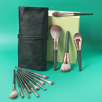 China Angular Blush Professional Newcomer 14 Pieces Customized Makeup Brushes Makeup Brushes Free Sample Green Makeup Brush Set for sale