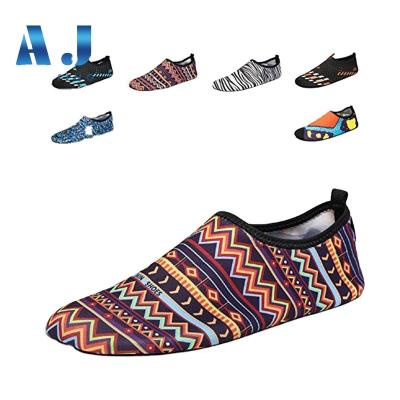 China Fashion AJ1819 Breathable Colorful Printing Lycra High Quality Neoprene No Show Sandy Beach Bumps Shoes for sale