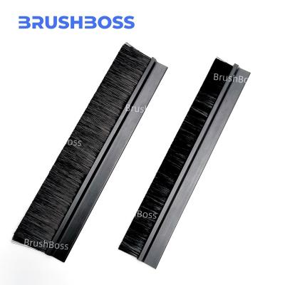 China Dustproof DOOR BOTTOM SEALING STRIP ROUGH PLUG WITH ALUMINUM PLATE and NYLON BRISTLES GASKET for sale